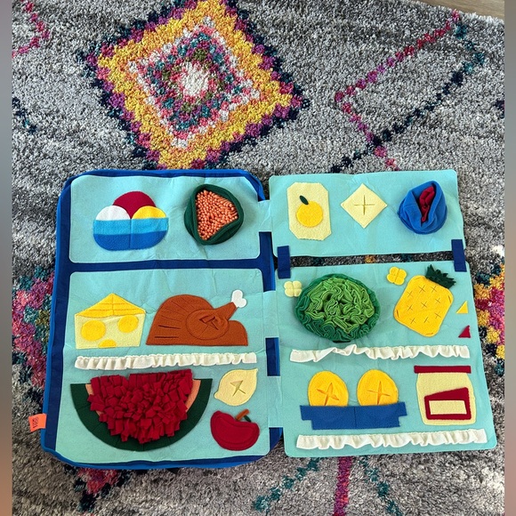 AS IS New Extra Large dog treat snuffle mat - refrigerator theme - Picture 8 of 11